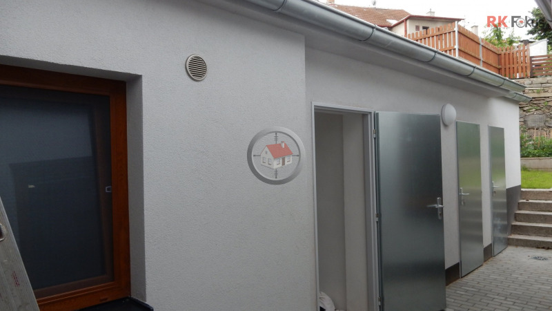 Pronájem zánovního bytu 2+kk s dvorkem v RD na Vaňkově nám. v Třebíči