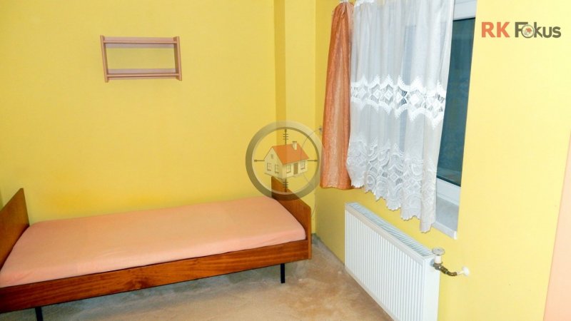 Prodej domku s dvorem a zahrádkou ve Starči