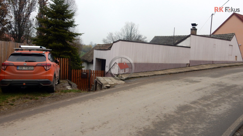 Prodej domku s dvorem a zahrádkou ve Starči