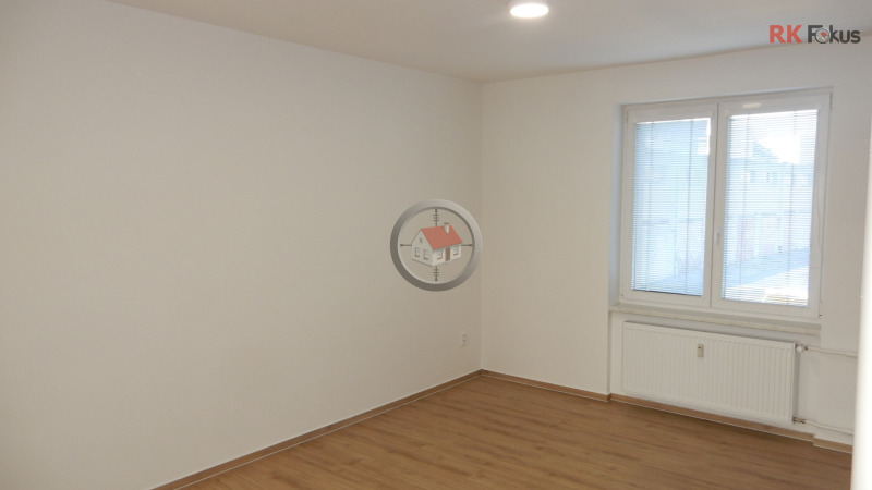 Pronájem zrekonstruovaného bytu 2+kk, Štefánikova, Třebíč