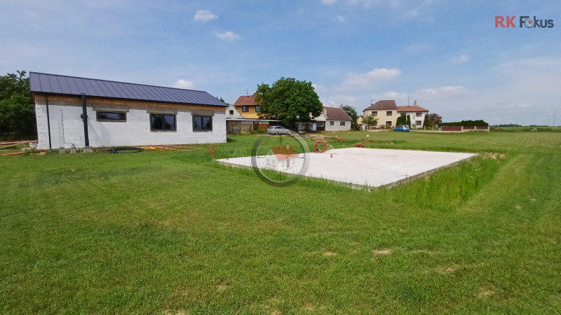 Prodej stavebního pozemku se základovou deskou, Láz u Nových Syrovic