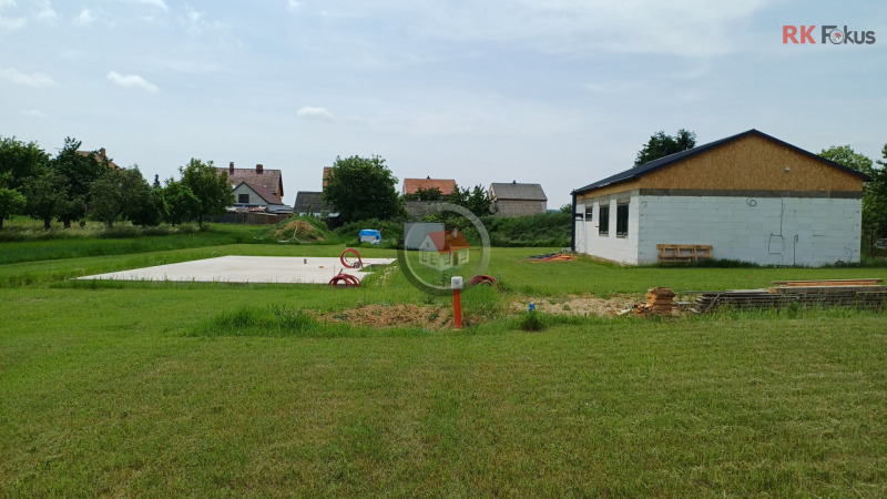 Prodej stavebního pozemku se základovou deskou, Láz u Nových Syrovic