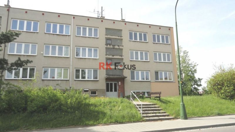 Prodej cihlového bytu 4+1 s lodžií a garáží, Nové Město, Třebíč