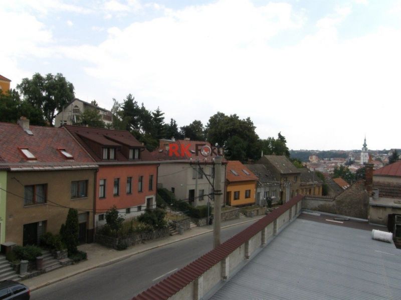 Pronájem nového podkrovního bytu 1+kk v Třebíči, Podklášteří