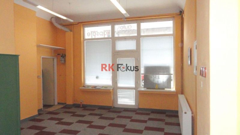 Pronájem komerčních prostor, ul. Sucheniova, Třebíč