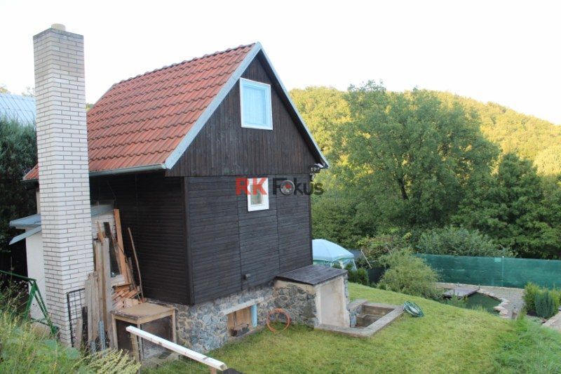 Prodej chaty s jezírkem u Mohelna