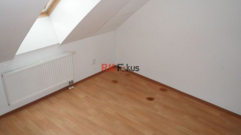 Prodej pěkného podkrovního DB 3+kk v Třebíči, Na Kopcích